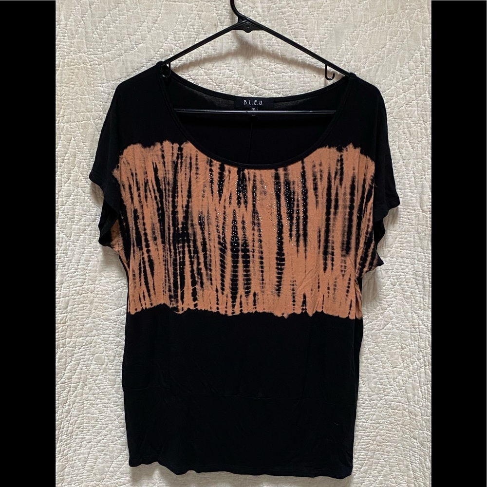 B.L.E.U. Short sleeve tee size medium